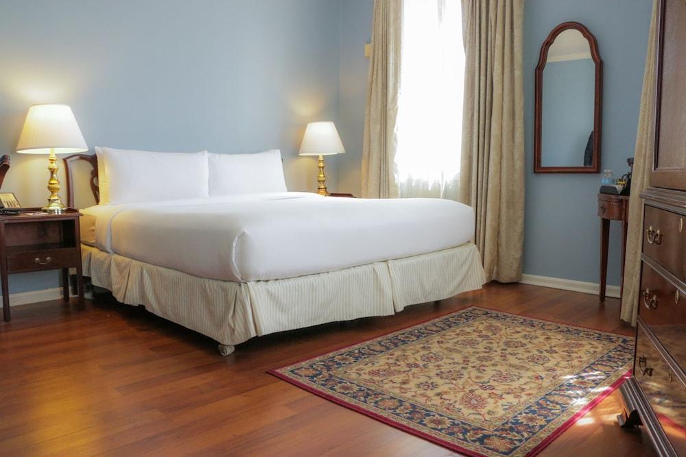 The William Fell Baltimore, Tapestry Collection By Hilton Luaran gambar