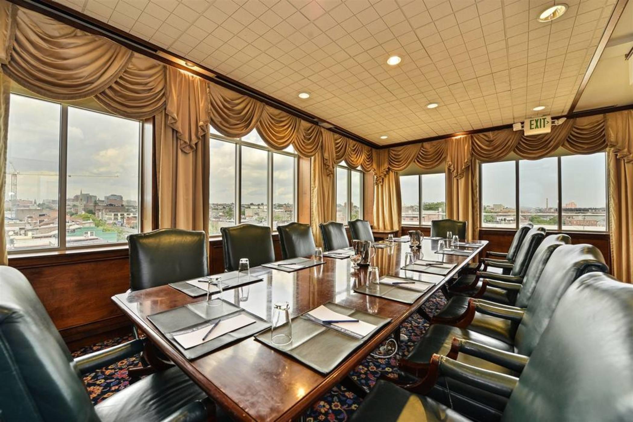 The William Fell Baltimore, Tapestry Collection By Hilton Luaran gambar