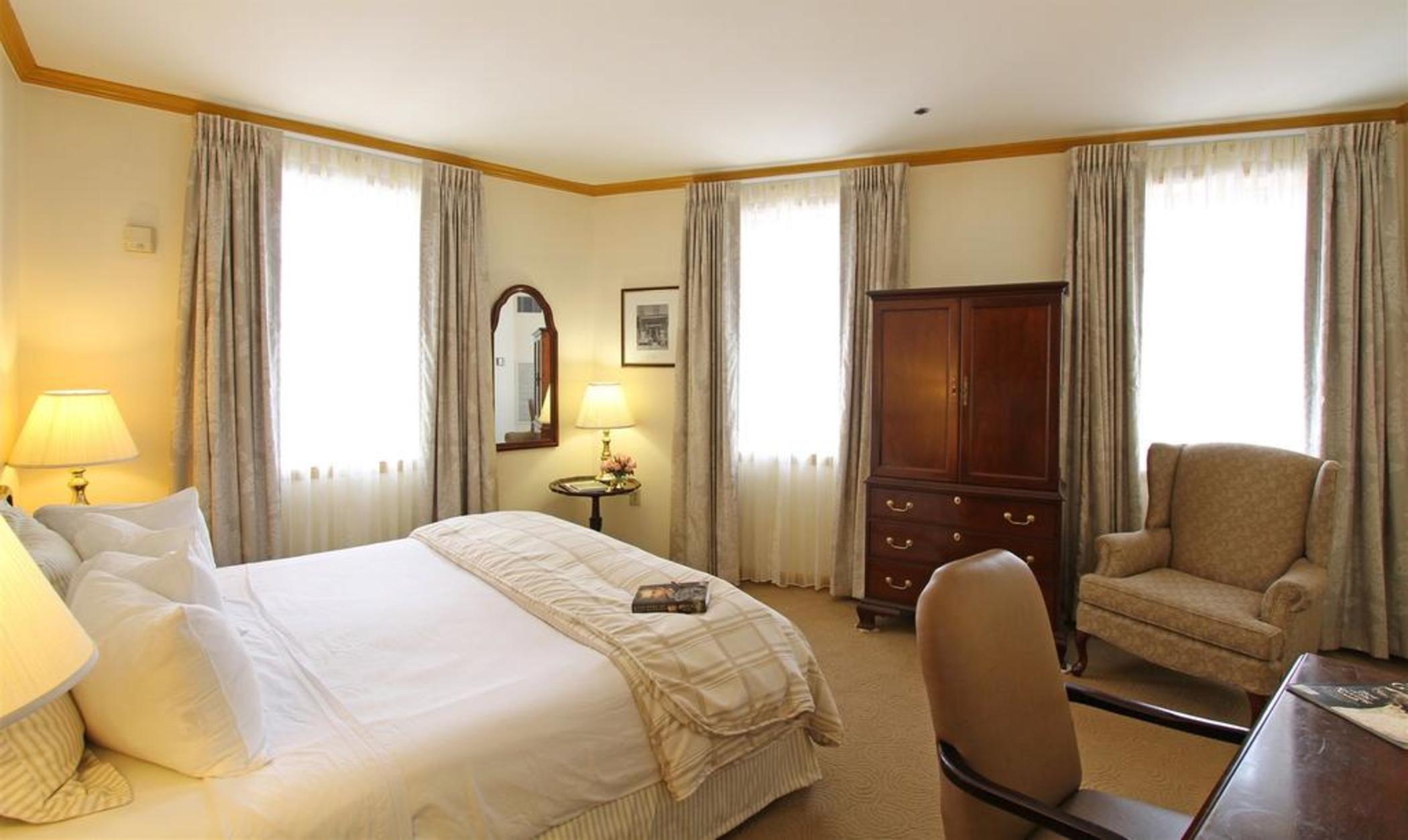 The William Fell Baltimore, Tapestry Collection By Hilton Luaran gambar