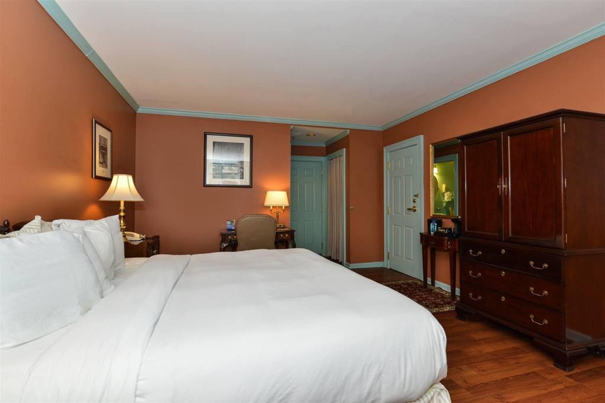 The William Fell Baltimore, Tapestry Collection By Hilton Luaran gambar