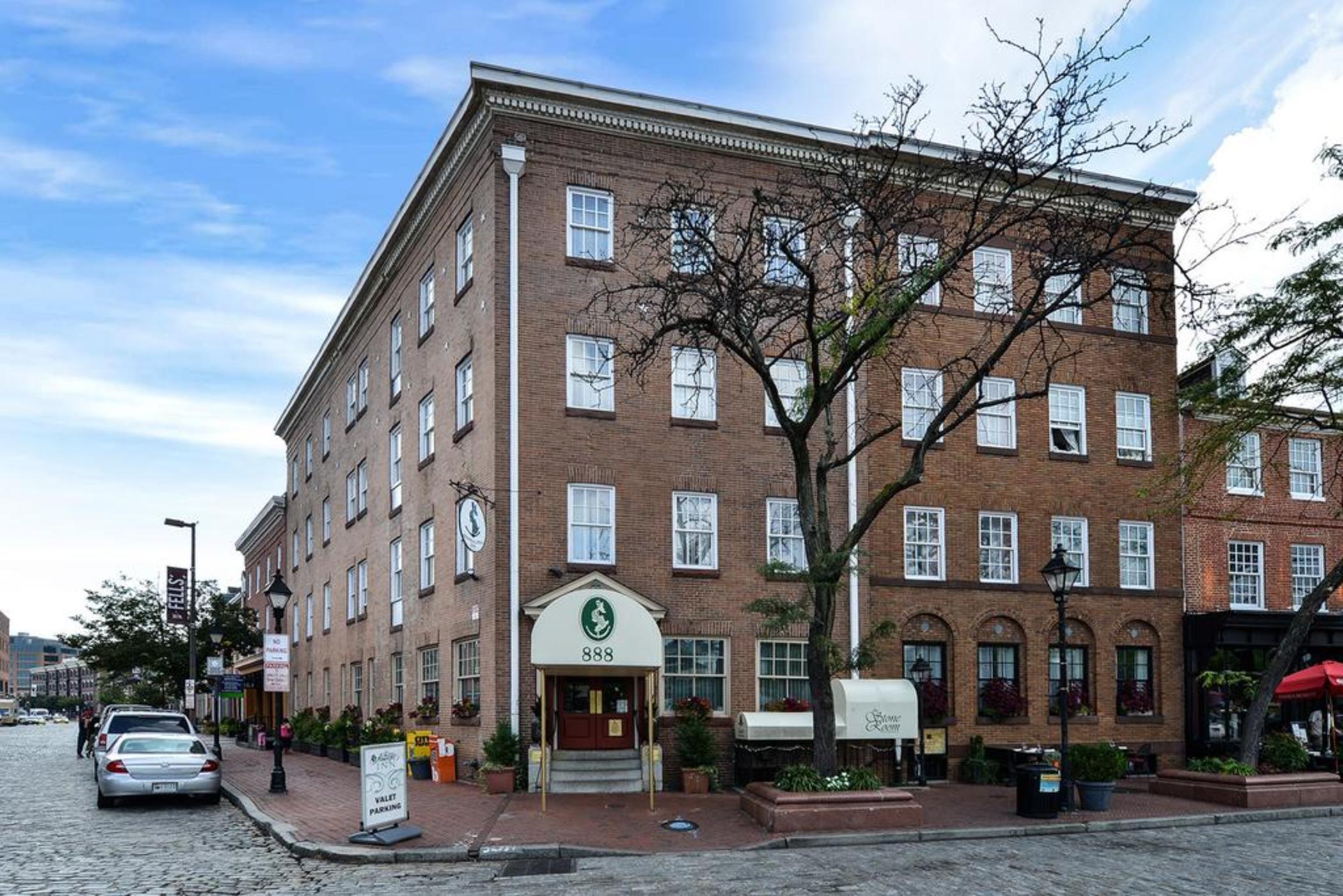 The William Fell Baltimore, Tapestry Collection By Hilton Luaran gambar