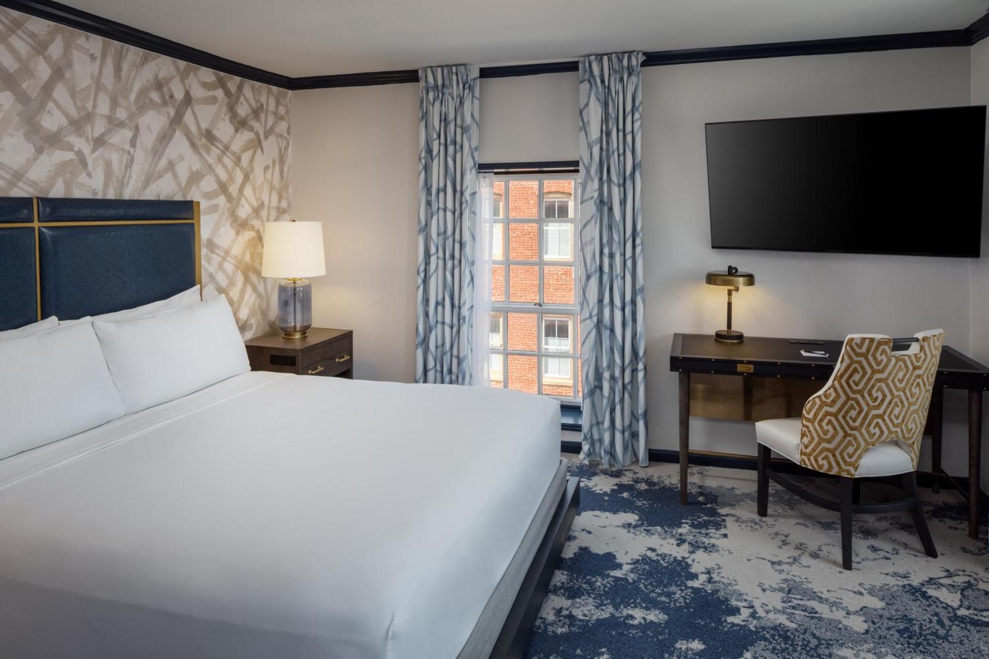 The William Fell Baltimore, Tapestry Collection By Hilton Luaran gambar