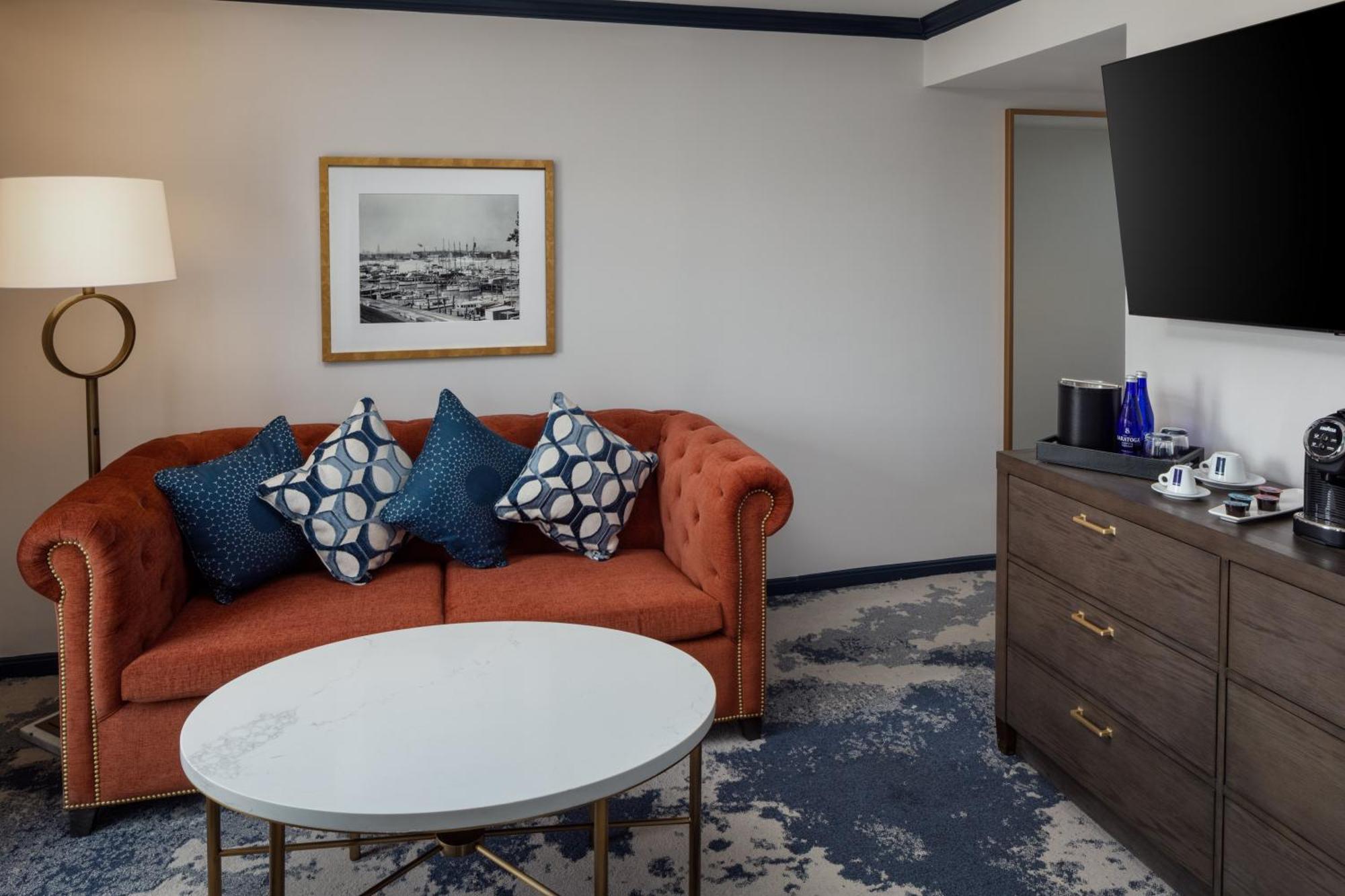 The William Fell Baltimore, Tapestry Collection By Hilton Luaran gambar