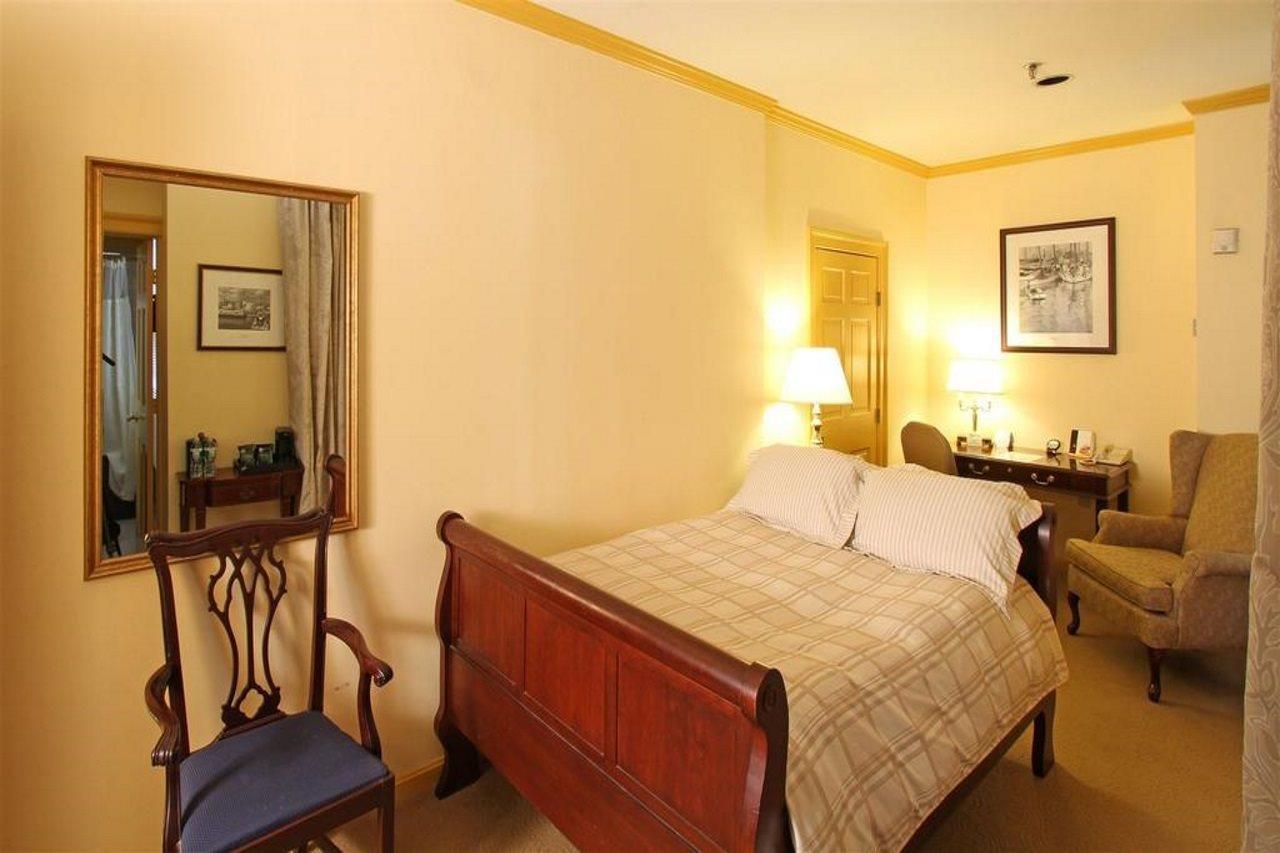 The William Fell Baltimore, Tapestry Collection By Hilton Luaran gambar